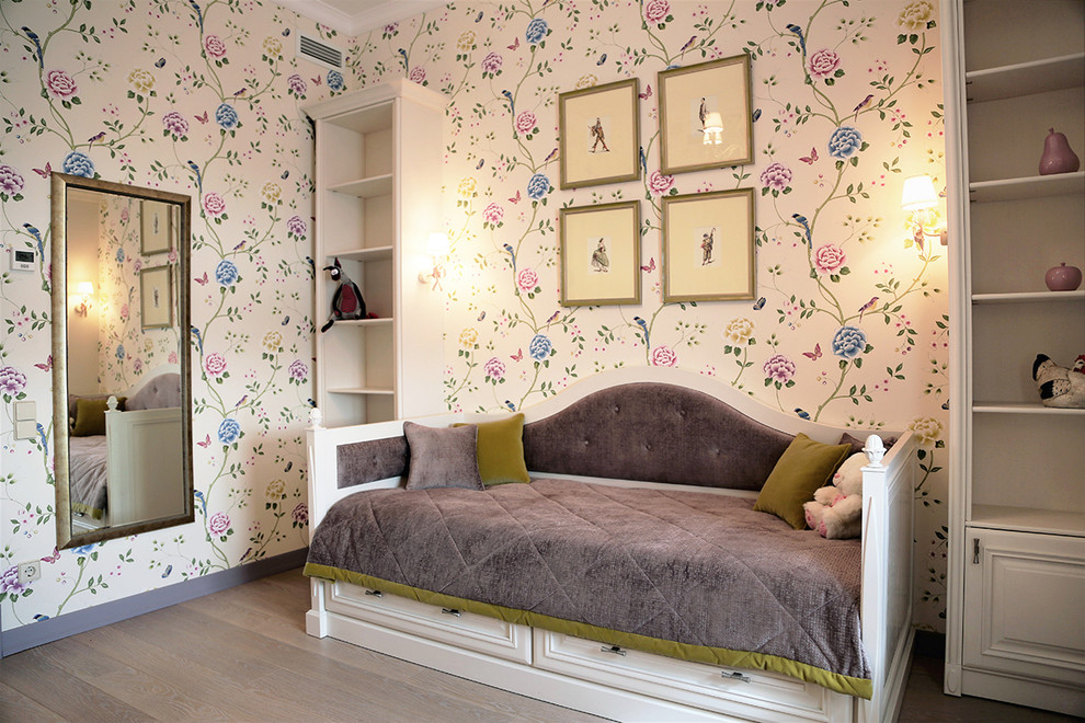 Сталинка на набережной