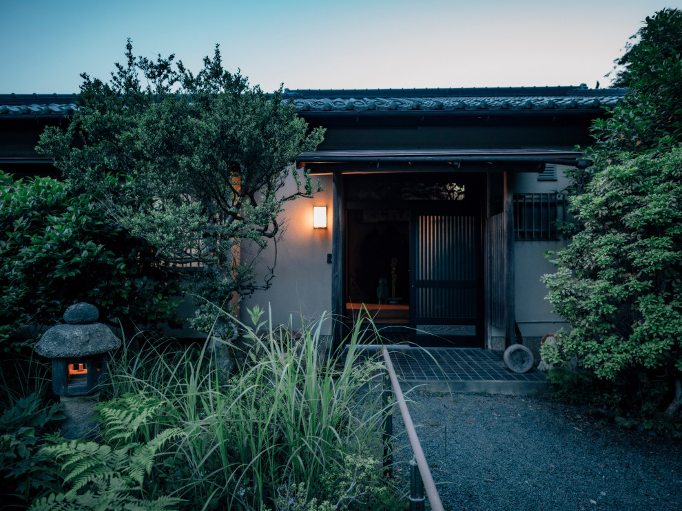 Design ideas for an asian entryway in Kyoto.