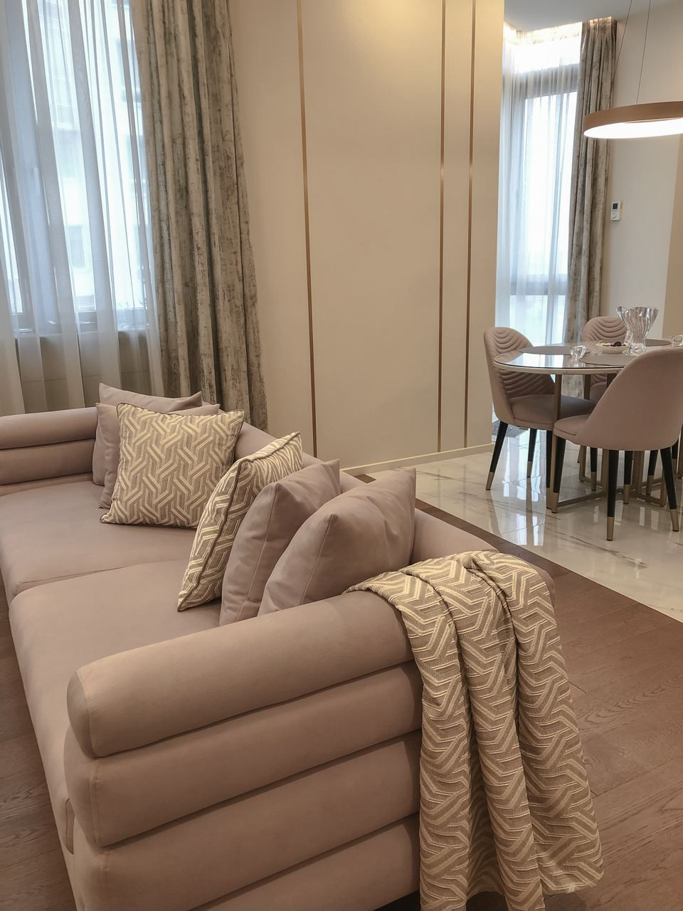 Текстильное оформление квартиры в современном стиле г. Москва