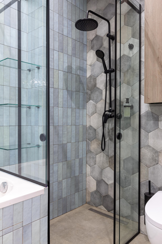 КВАРТИРА С ЯРКИМИ АКЦЕНТАМИ В СТАРОМ ФОНДЕ