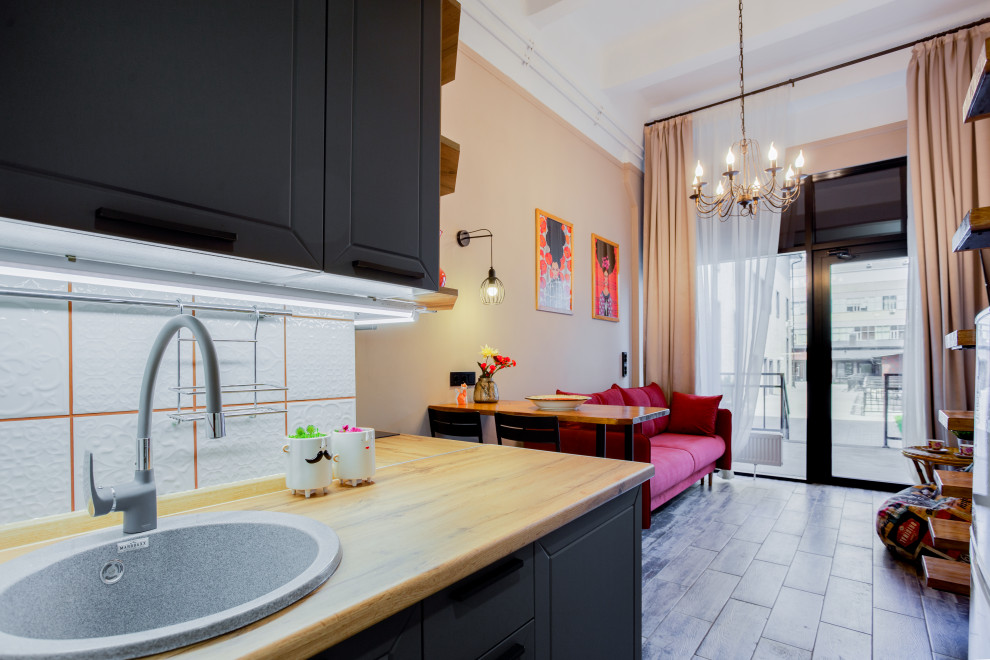 Маленькия двухуровневая студия