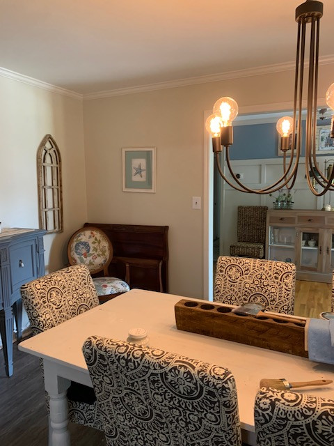 Home design - transitional home design idea in Atlanta