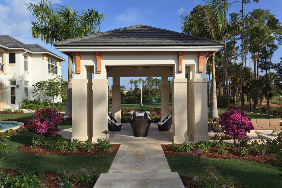 This is an example of a traditional patio in Miami.