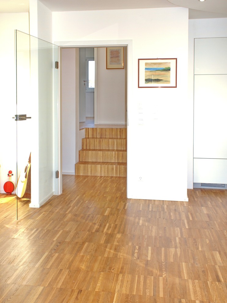 Moderne Treppe in Sonstige