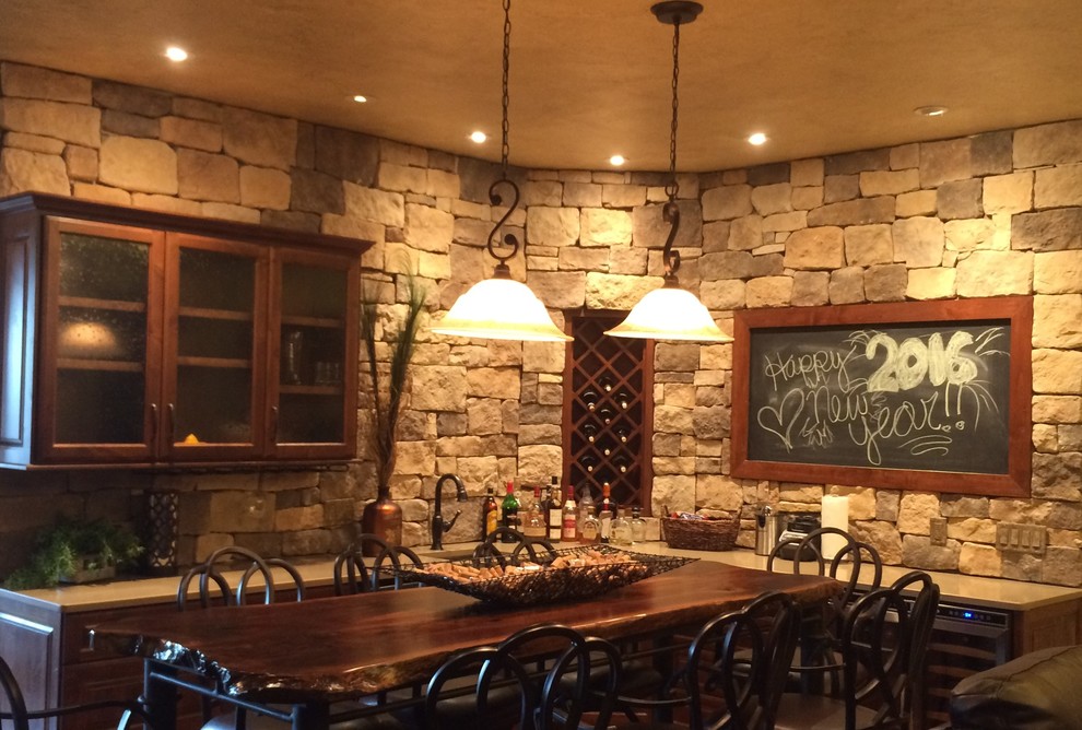 Example of a mountain style home design design in Austin