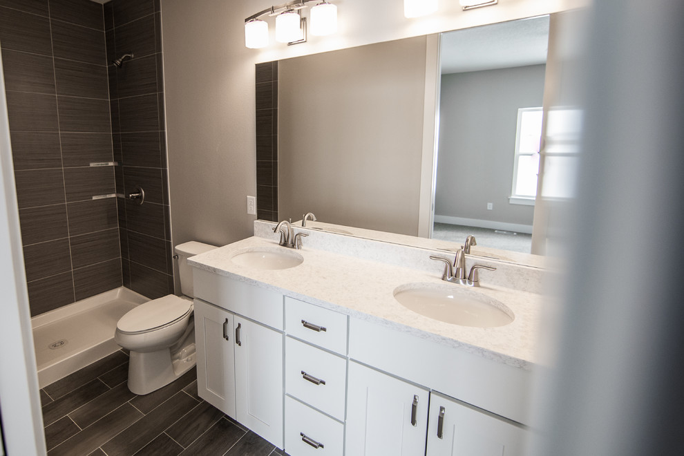 Example of a transitional bathroom design in Cedar Rapids
