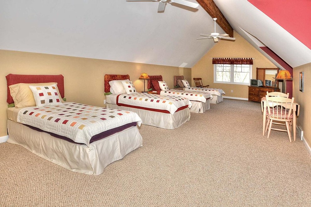 Photo of an expansive country guest bedroom in Milwaukee with multi-coloured walls and carpet.