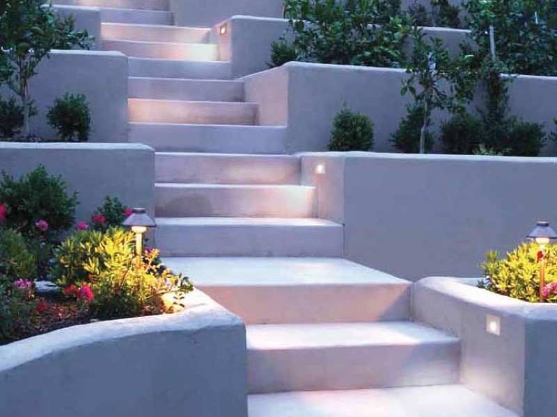 Декоративное ландшафтное освещение