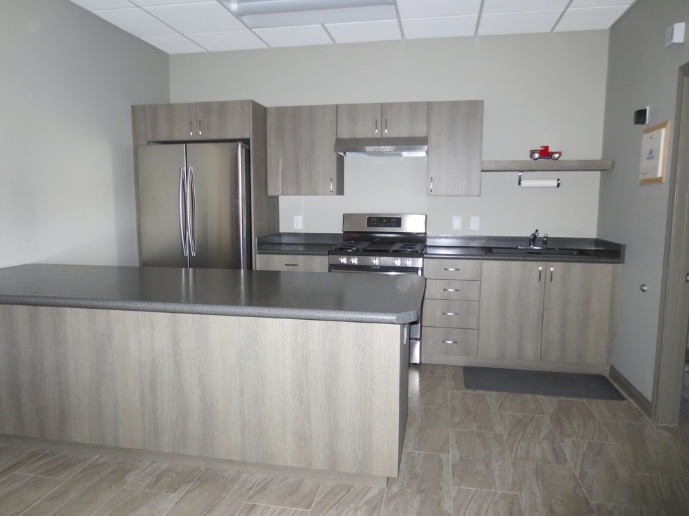 Example of a trendy kitchen design in San Diego