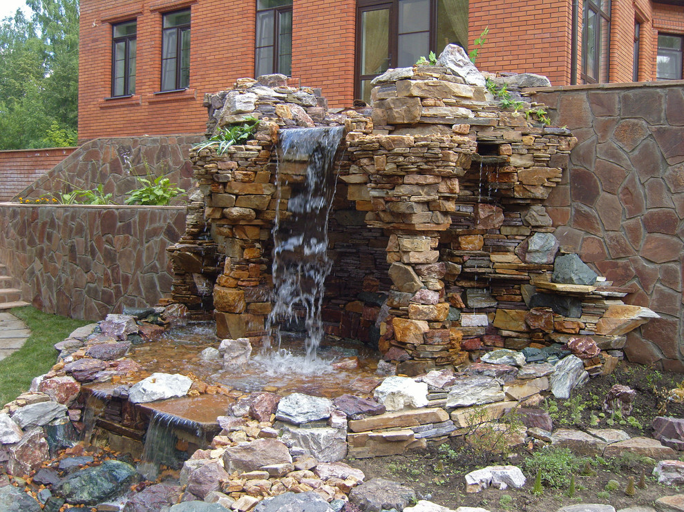 Водопад с колоннами