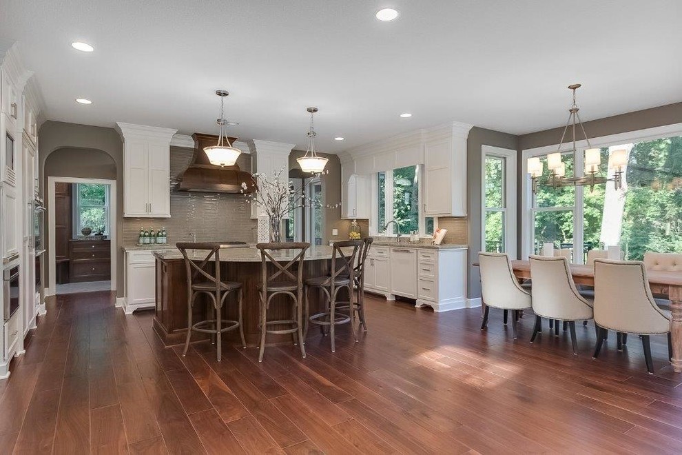 Example of a transitional kitchen design in Minneapolis
