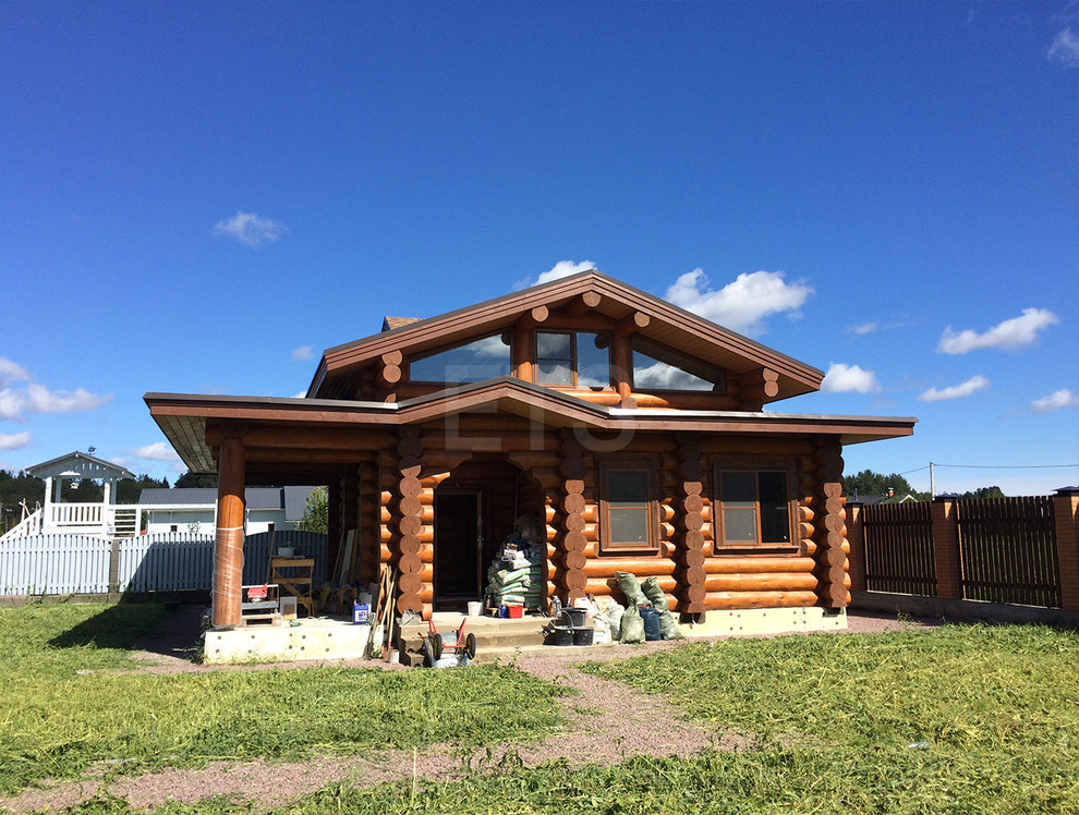 Баня из бревна ручной рубки