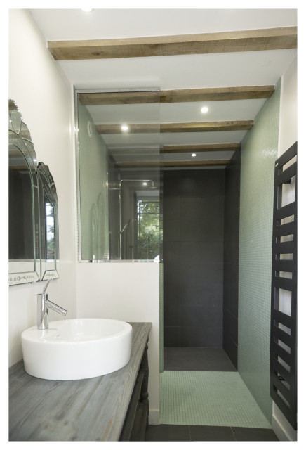 Accacias country-bathroom