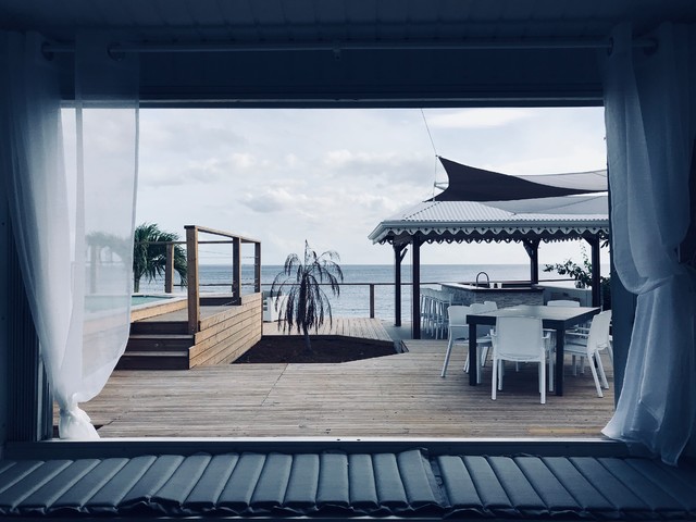Vue de puis la chambre contemporary-deck