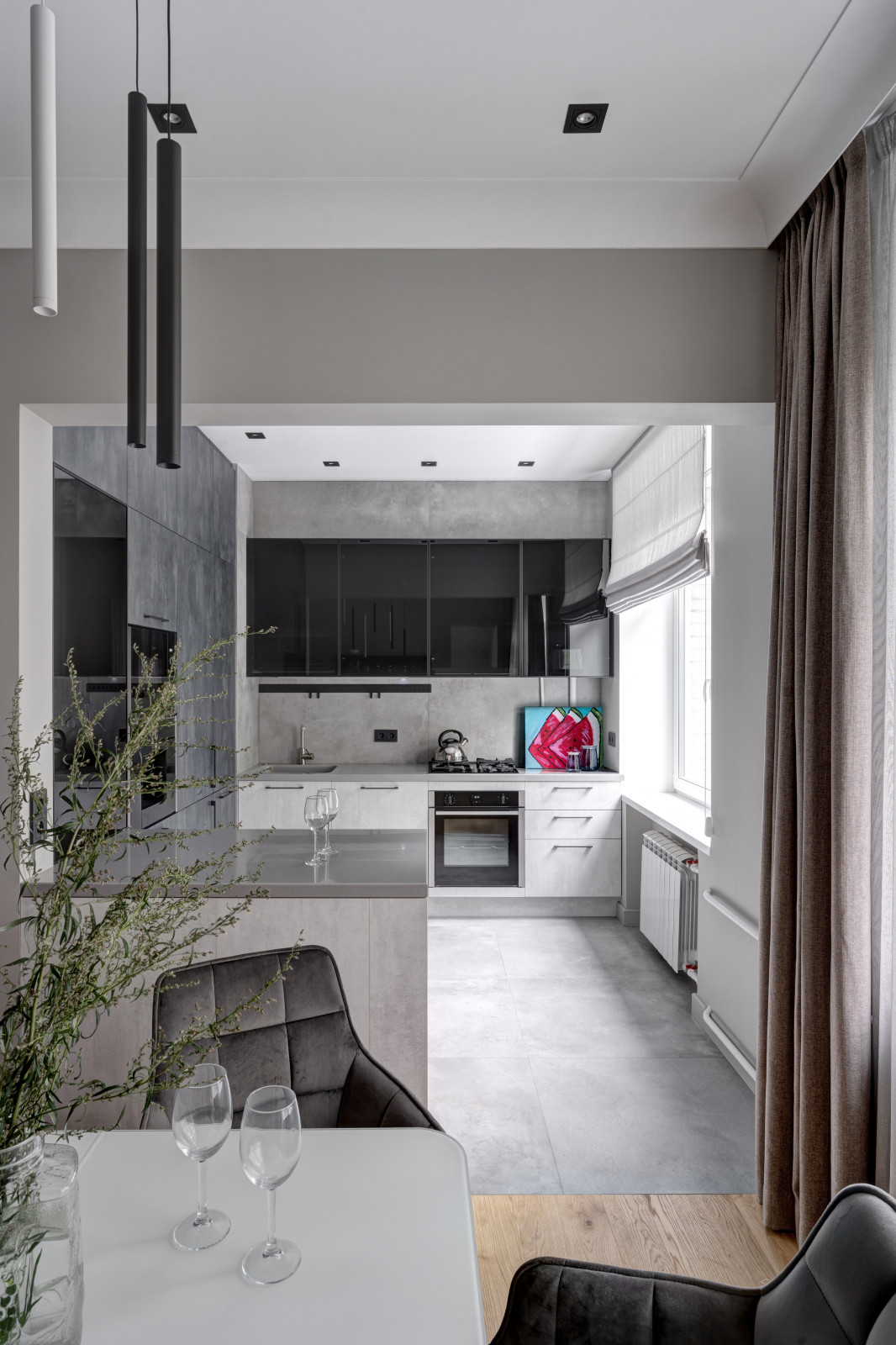 "Смокинг". Квартира на наб. Т. Шевченко