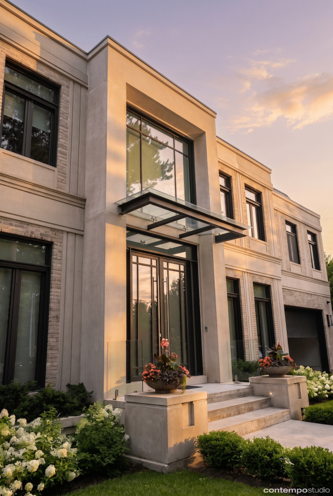 Transitional home design photo in Toronto