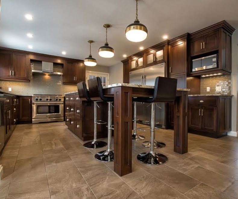 Kitchen - transitional kitchen idea in Toronto