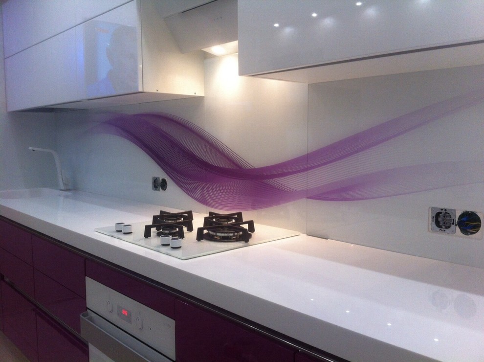 Кухонный фартук из стекла, скинали