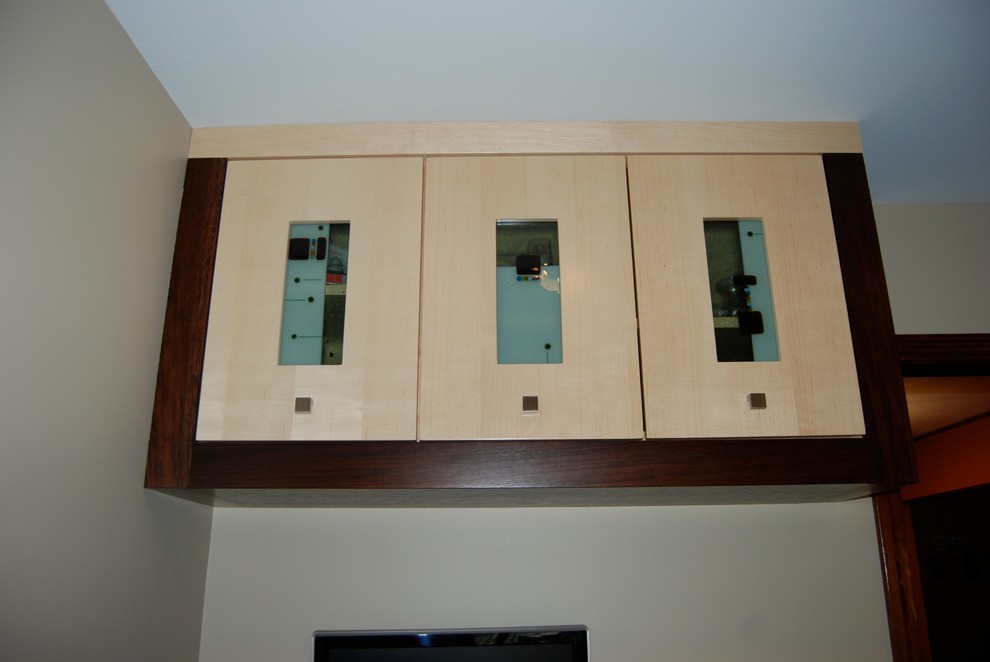 Minimalist home design photo in Chicago