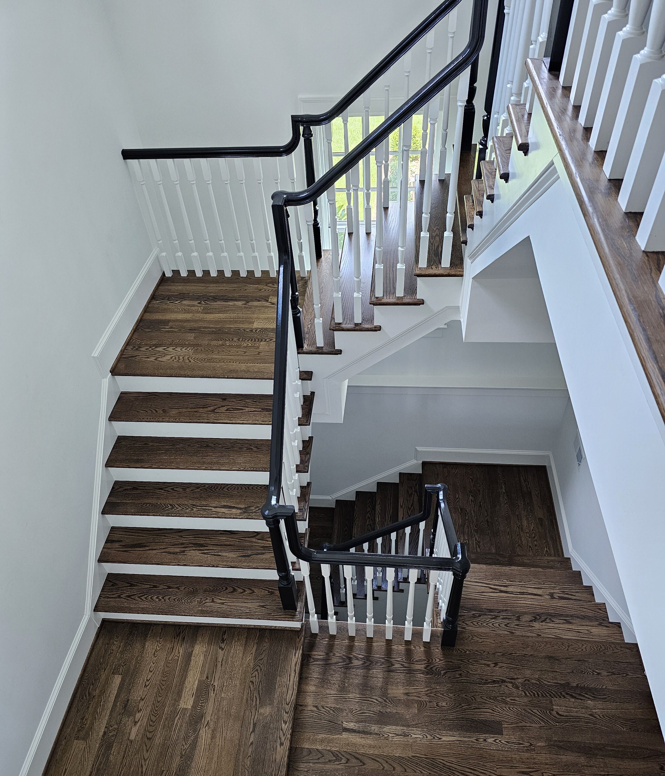 121_Elegant Floating Staircase, Chevy Chase, MD 20815