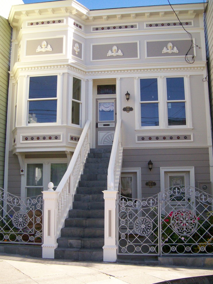 Inspiration for a small traditional two-storey exterior in San Francisco.