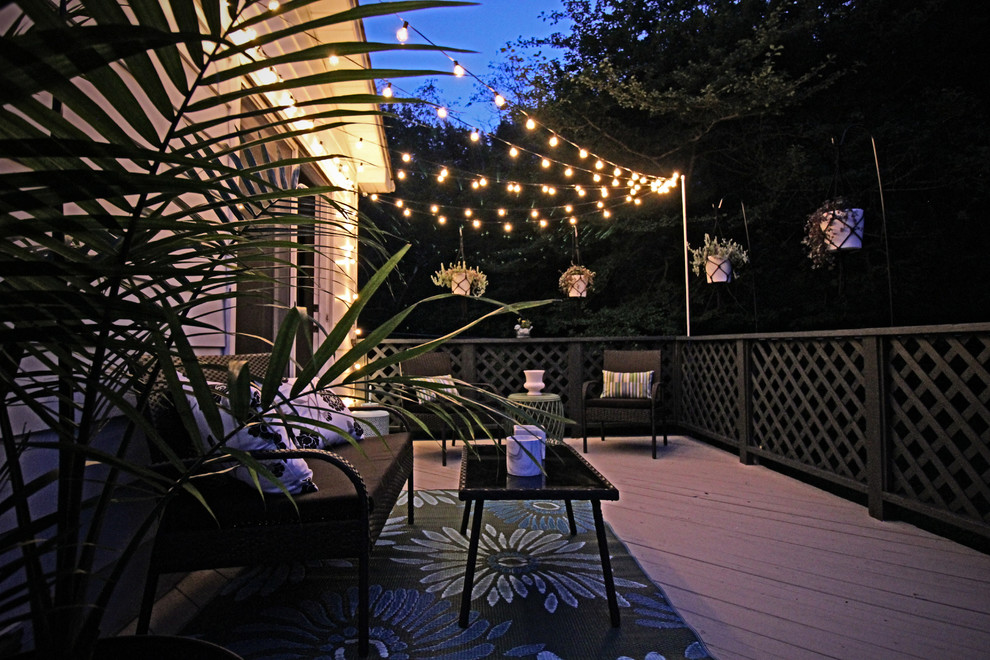 Home design - small contemporary backyard home design idea
