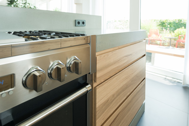 Moderne Kuche Mit Beton Arbeitsplatte Modern Sonstige Von Tischlerei Backmann