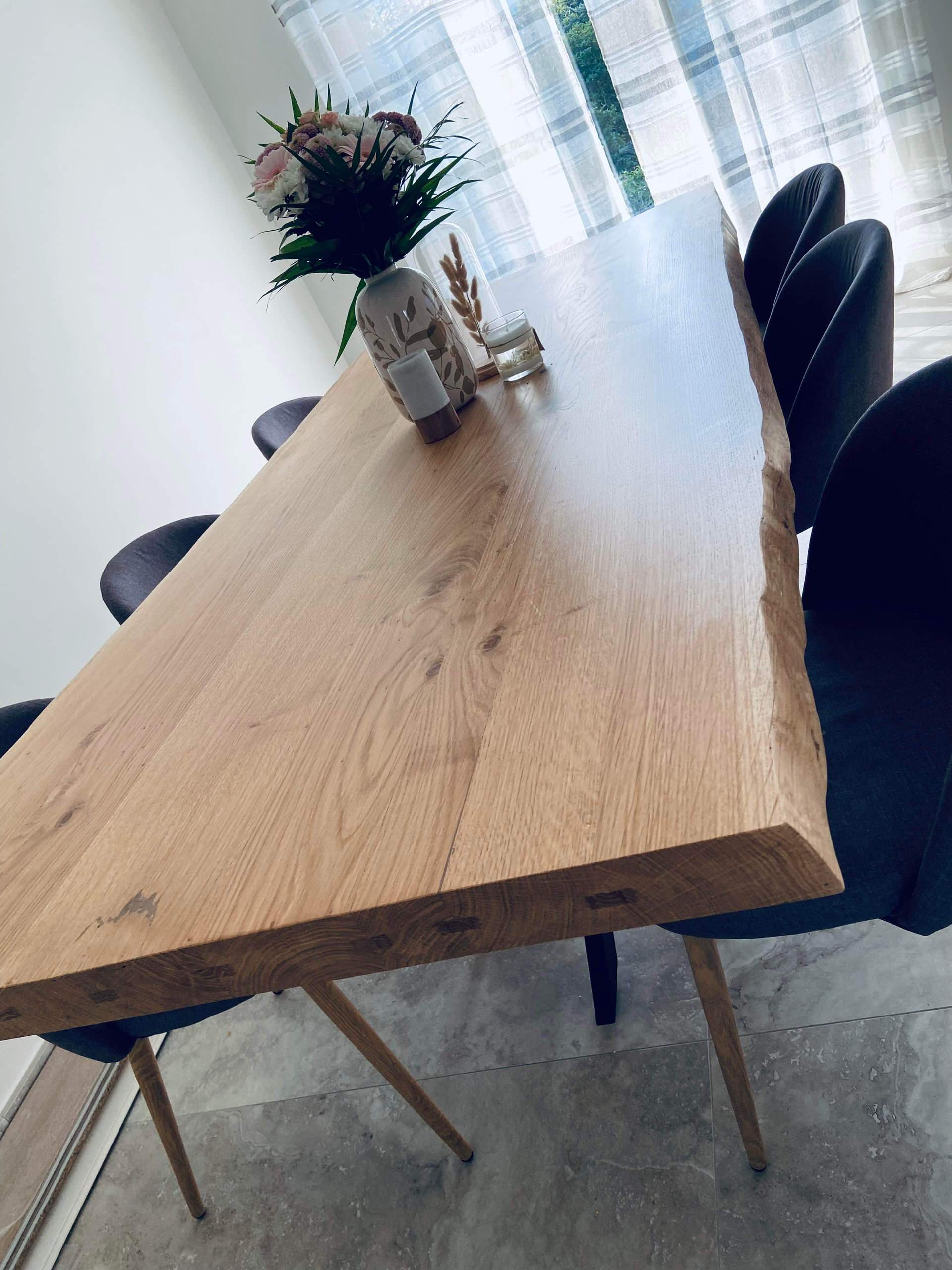 Créations de tables en chêne sur-mesure