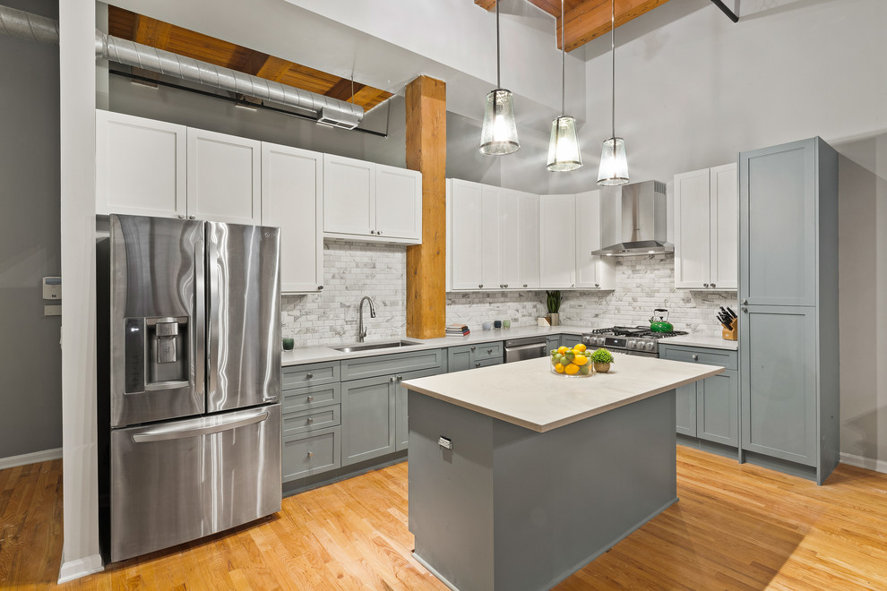Example of a transitional kitchen design in Chicago