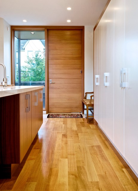 Front Entry [Interior] moderne-koekken