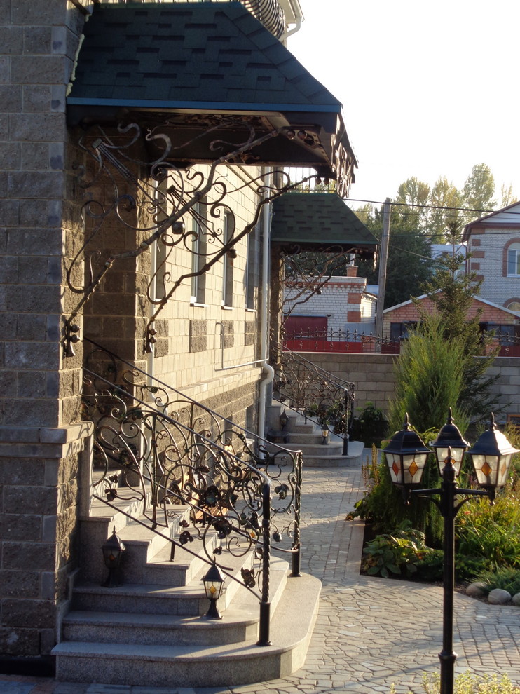 Оформление лестницы и потолка