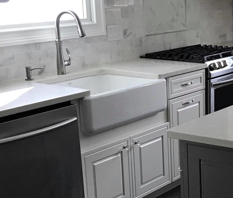 Example of a transitional kitchen design in Miami