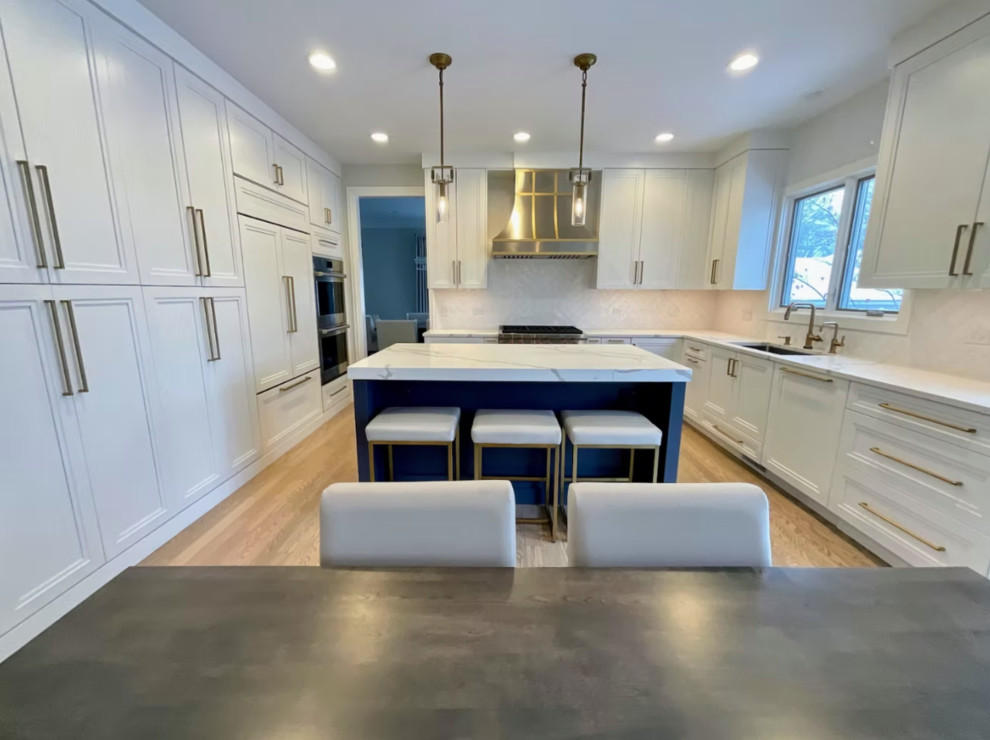 Inspiration for a transitional kitchen remodel in Chicago