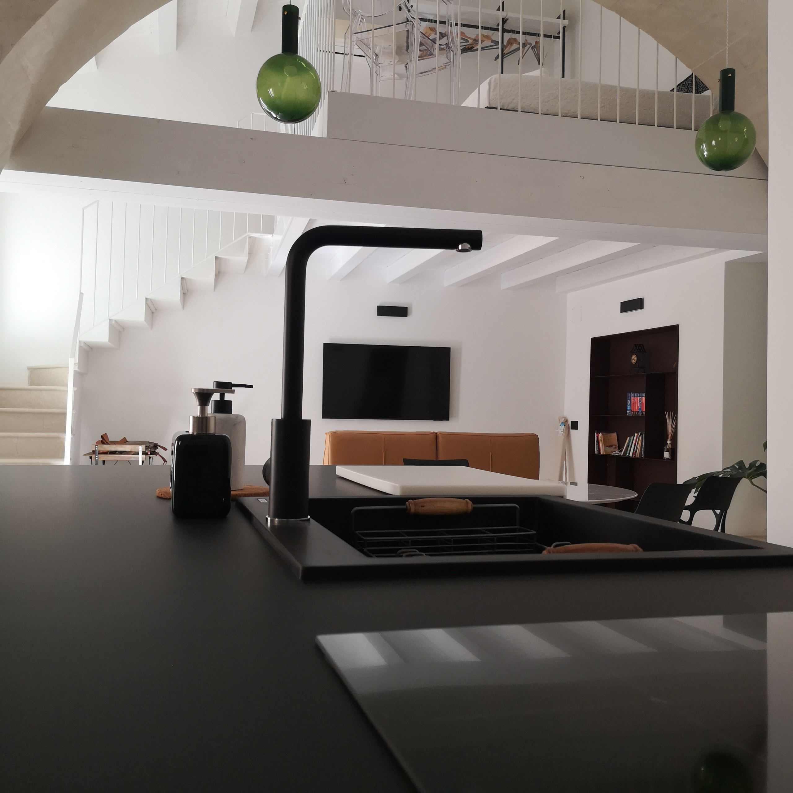 Inspiration for a mediterranean kitchen remodel in Catania-Palermo