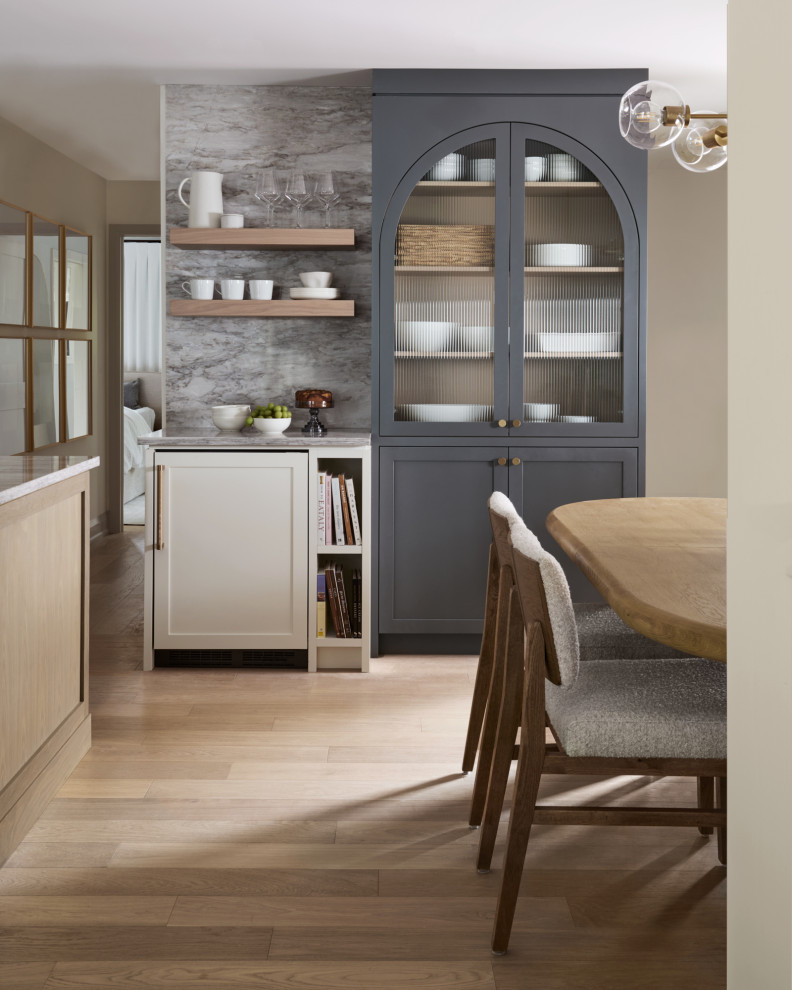 Inspiration for a transitional home design remodel in Toronto