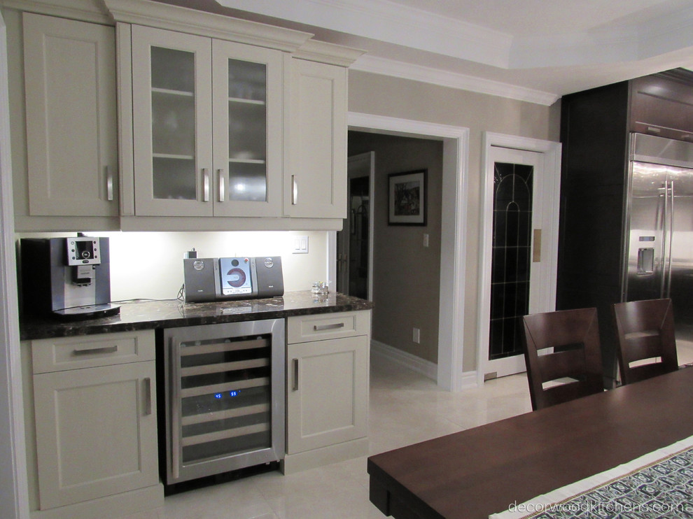 Home bar - small transitional home bar idea in Toronto