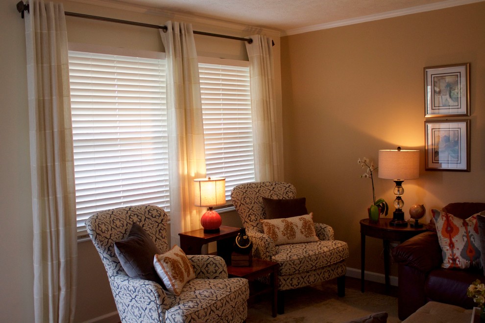 Inspiration for a transitional home design remodel in Atlanta