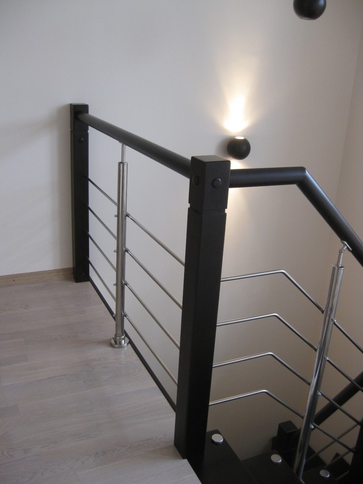 Лестница на больцах