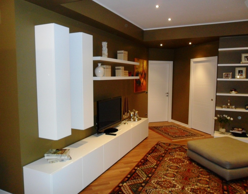 Design ideas for a modern family room in Catania-Palermo.