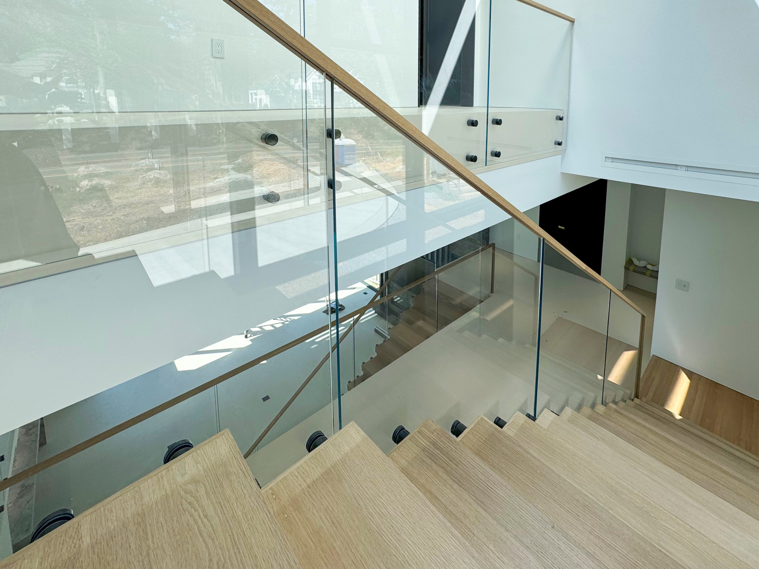 126_Visually Open and Light Contemporary Staircase, Mclean, VA 22102
