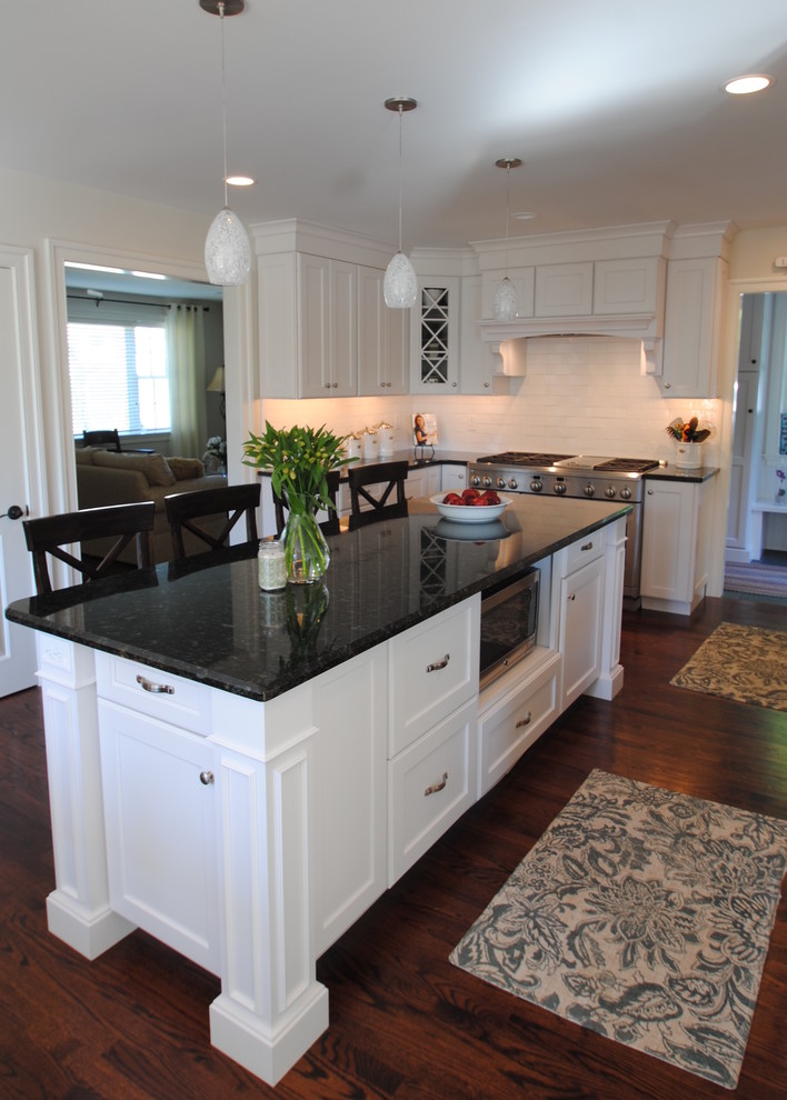 Transitional kitchen photo in Philadelphia