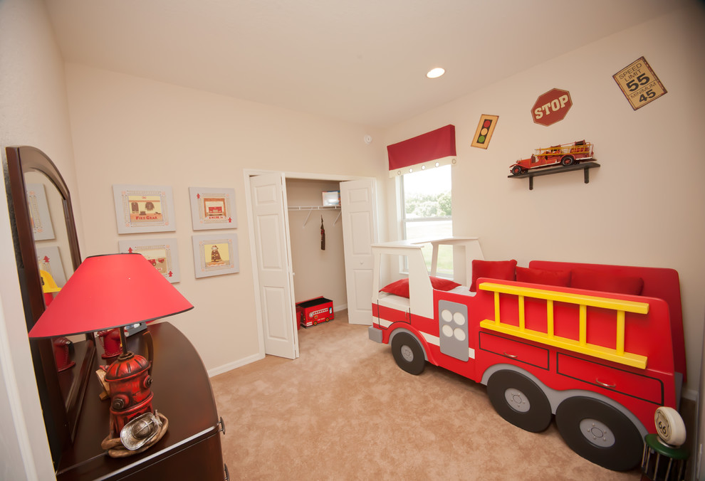 Design ideas for a traditional kids' room in Tampa.