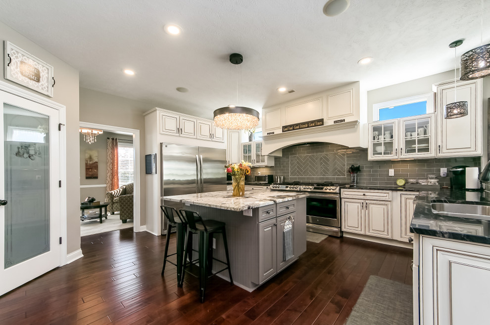 Inspiration for a timeless kitchen remodel in Columbus
