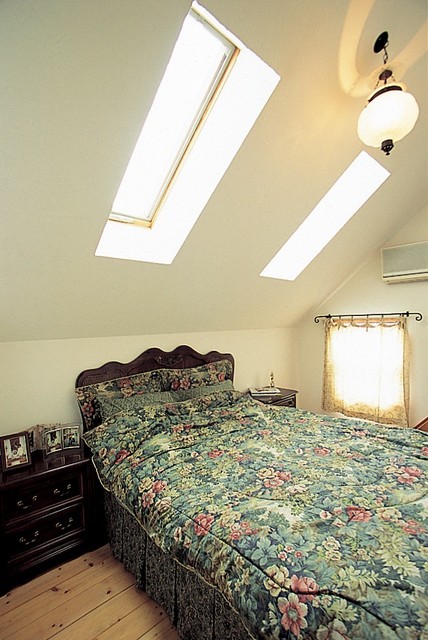 郊外　F邸 eklektisch-schlafzimmer