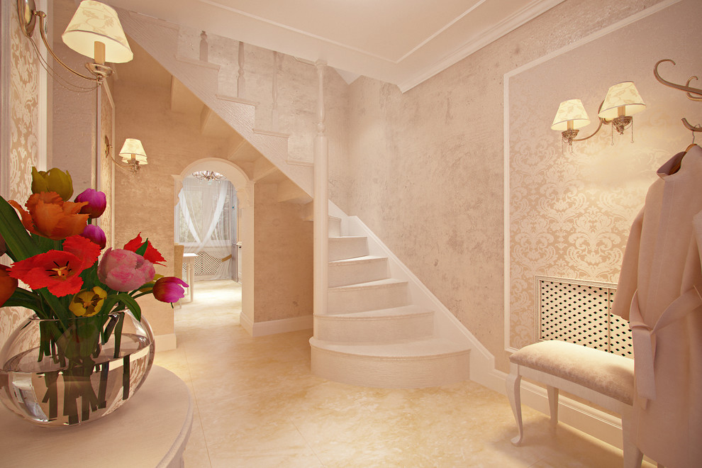 Холл с лестницей в загородном доме, п. Авиатор