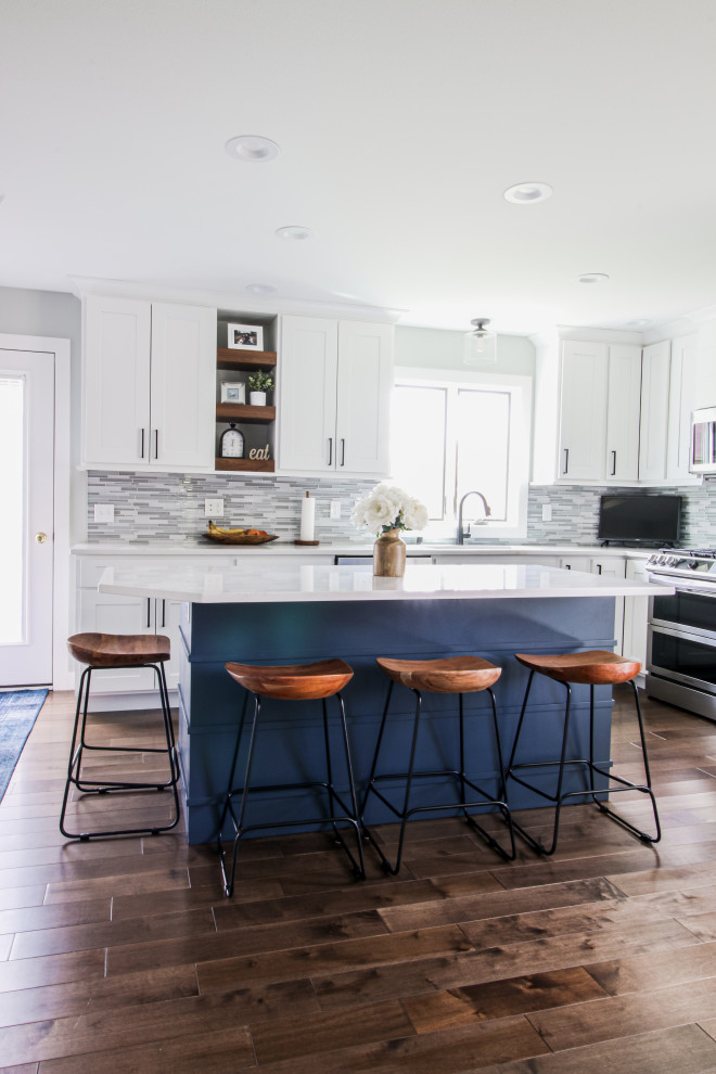 Kitchen - transitional kitchen idea