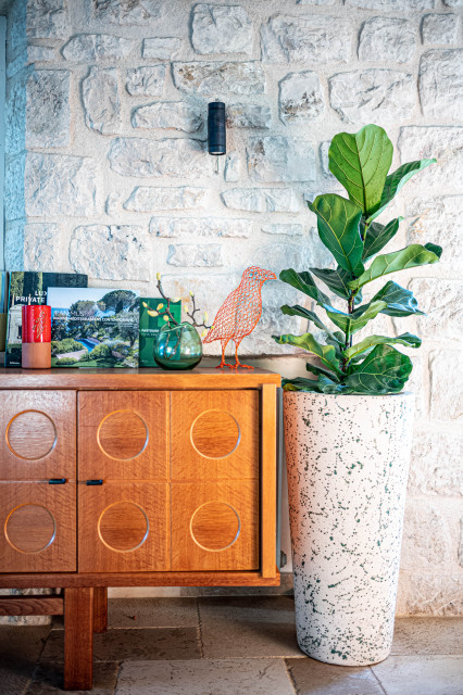 Maison Particuli&egrave;re mediterranean-dining-room