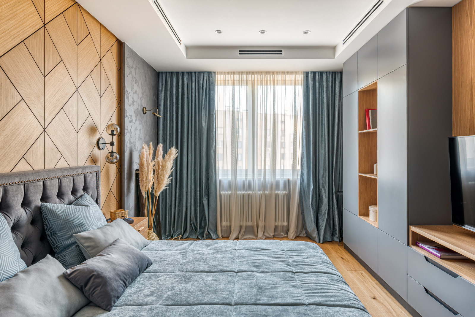 Трехкомнатная квартира в центре Москвы