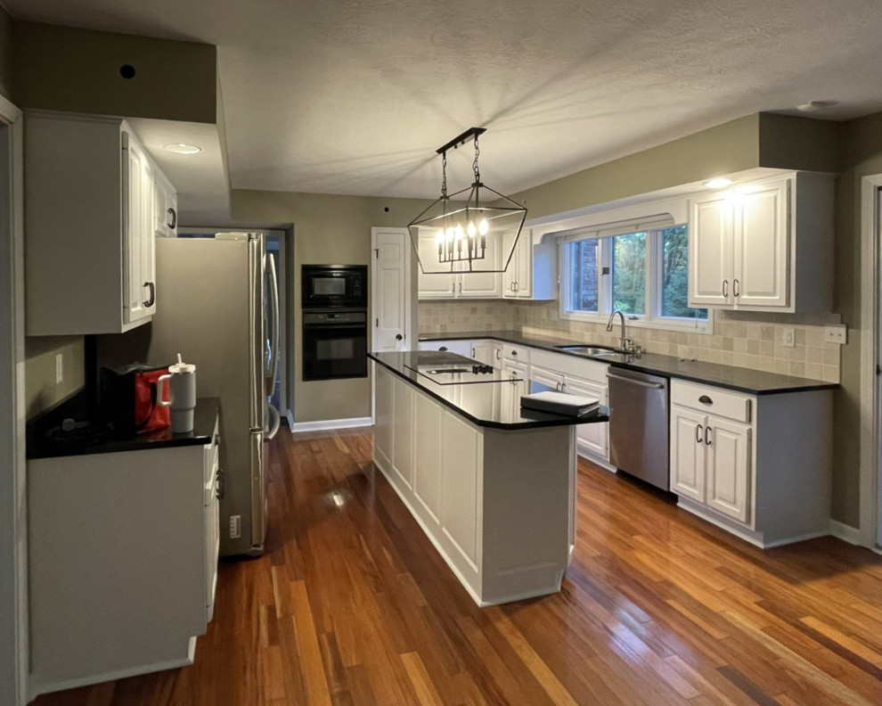 Inspiration for a transitional kitchen remodel in Indianapolis