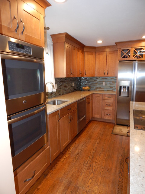 Alton, NH traditional-kitchen